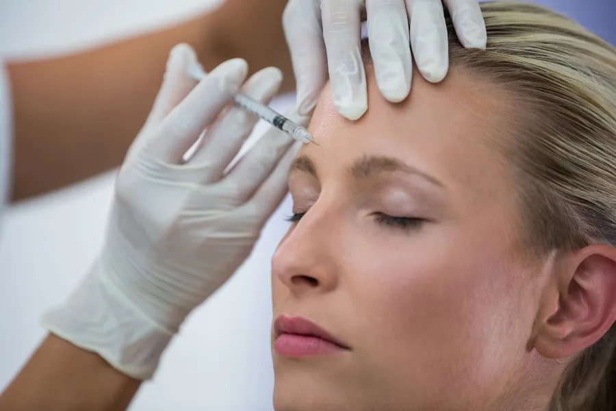 Botox-Behandlung im Stirnbereich bei ästhetischer Medizin in Berlin